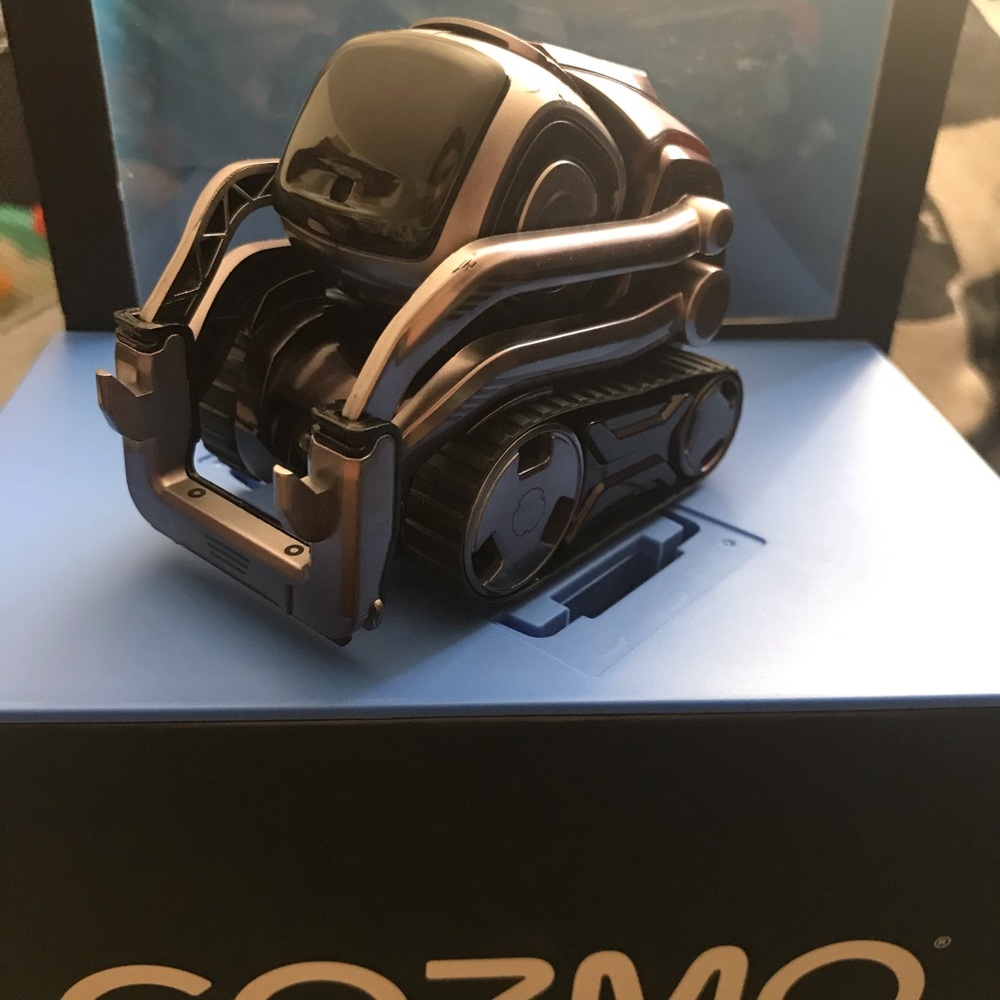 Cozmo Robot